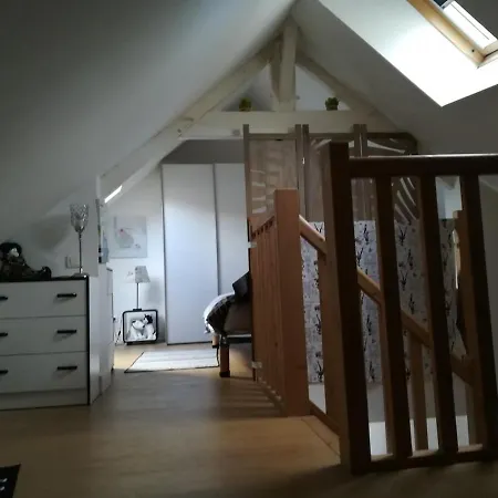 Bord Charente Face Pole Magelis - T2b Triplex アパート