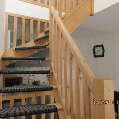 Bord Charente Face Pole Magelis - T2b Triplex アパート アングレーム