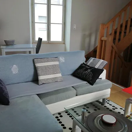 Bord Charente Face Pole Magelis - T2b Triplex アパート アングレーム