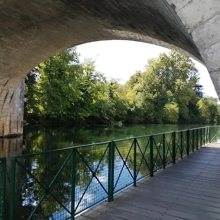 アパート Bord Charente Face Pole Magelis - T2b Triplex アングレーム